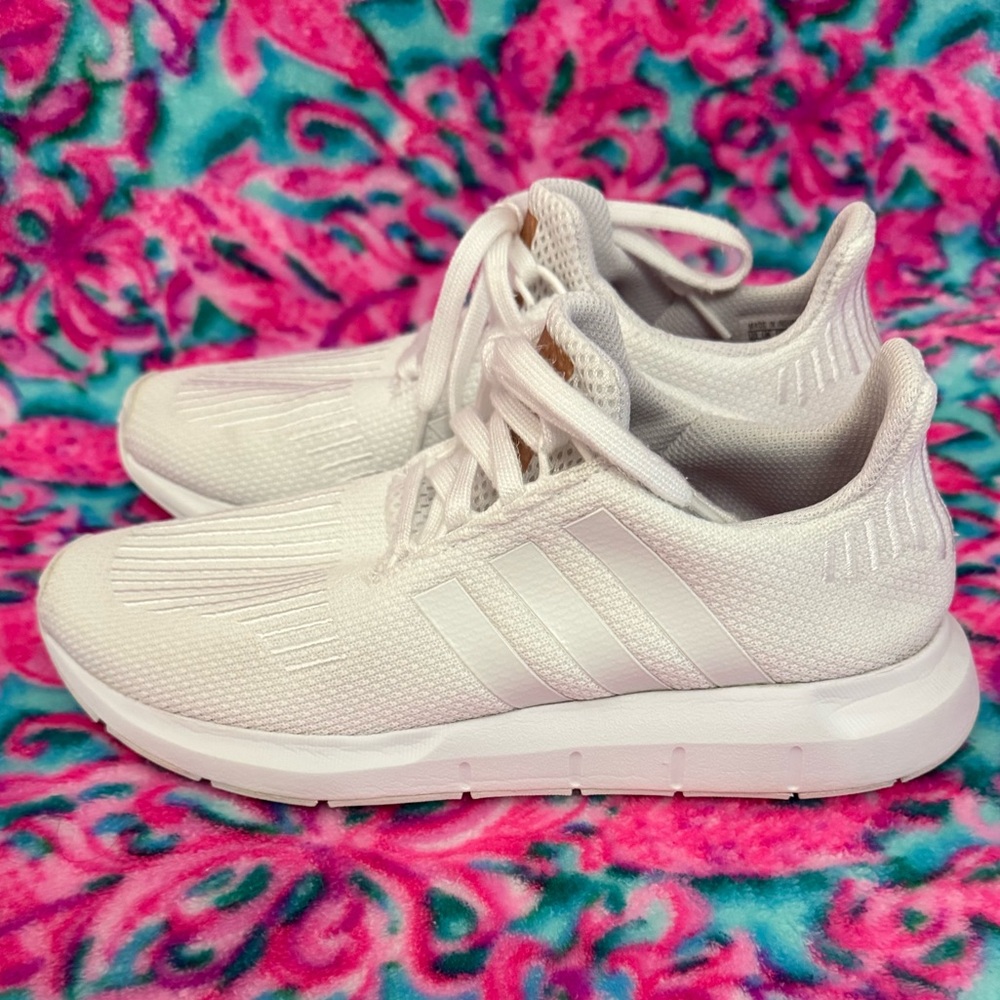 Adidas:Swift Run 1.0 casual white shoes. Size: Women's 7.5 - Lightweight.